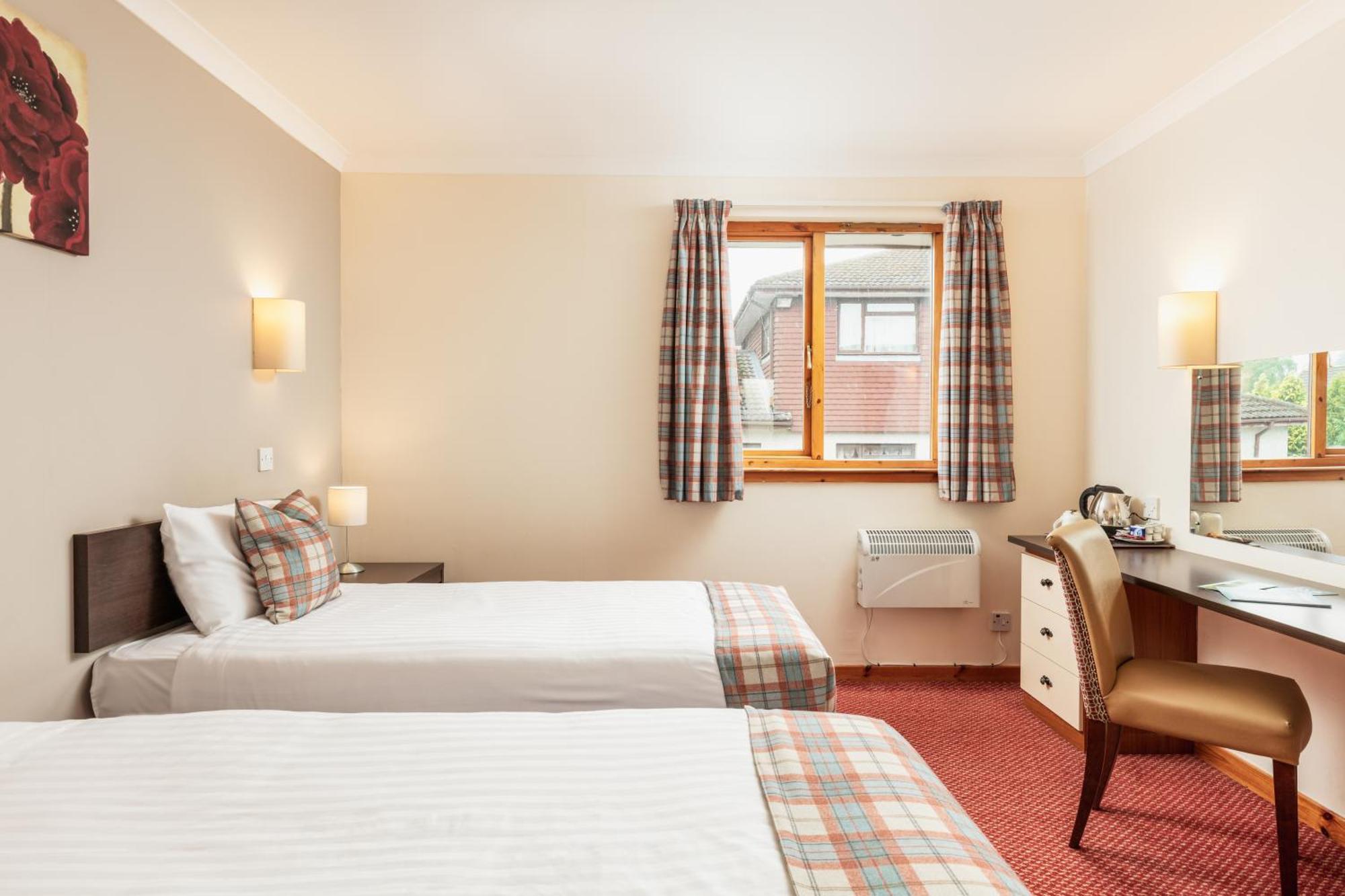 Highlander Hotel 'A Bespoke Hotel' Newtonmore Luaran gambar